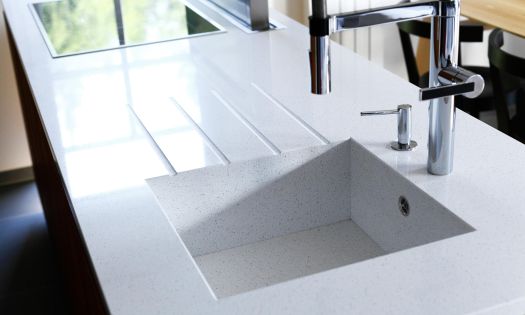 Столешницы из искусственного акрилового камня: плюсы, минусы, ремонт и цены